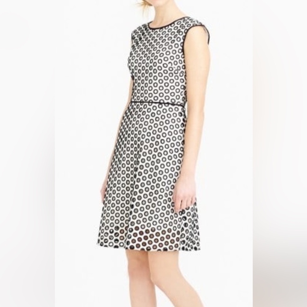 J. CREW Punched Out Eyelet Fit & Flare White Black Embroidered Dress Size 2